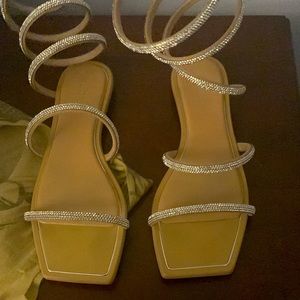 Selling Aldo slippers wear once didnt like it that much